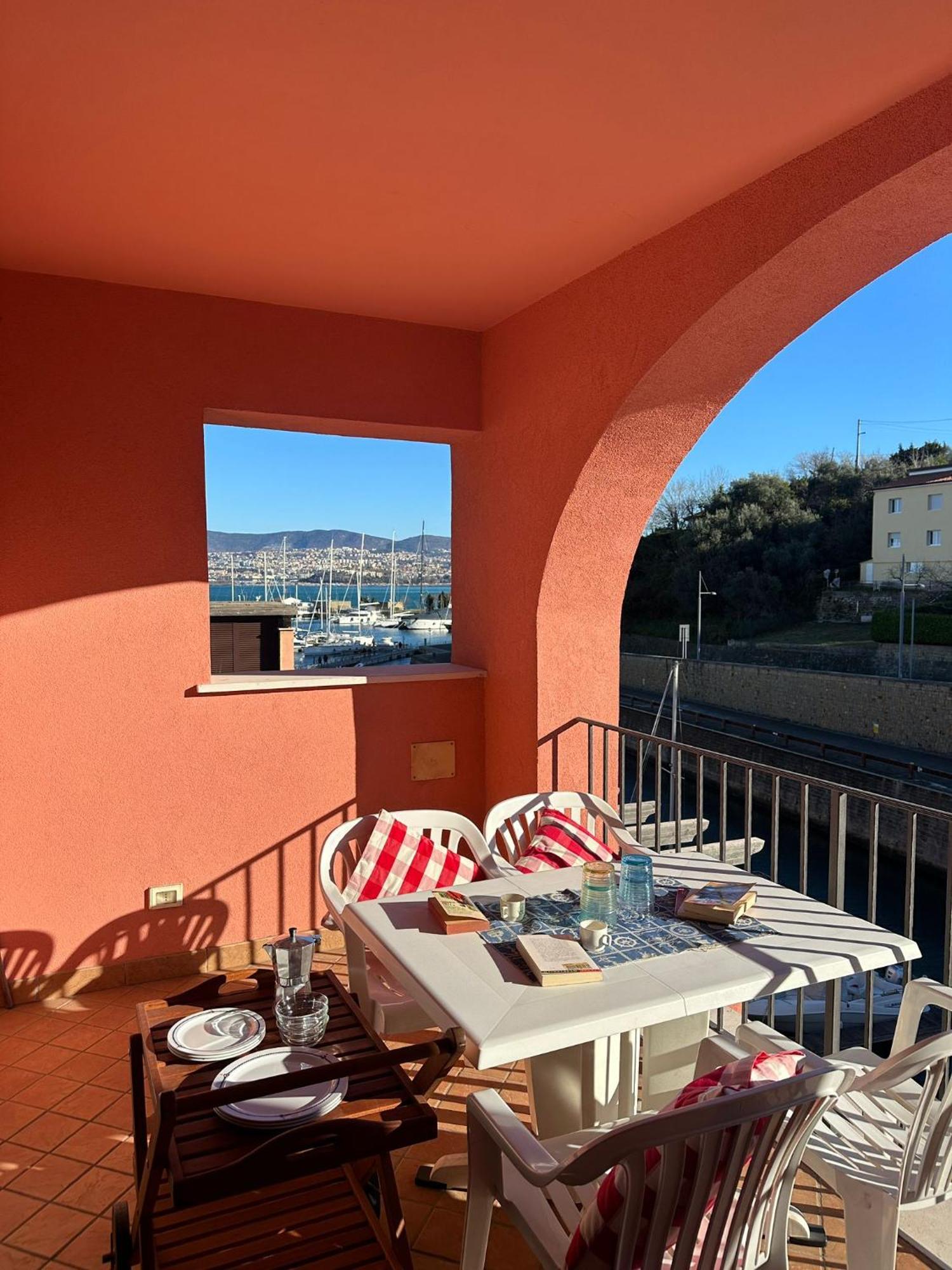 Apartment Giulia Múggia Eksteriør bilde
